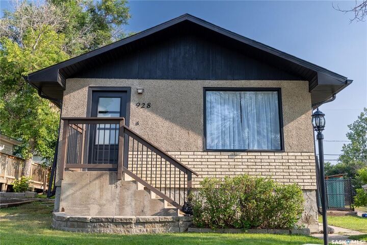 Property Photo: 928 Hochelaga Street W SK S6H 2H8