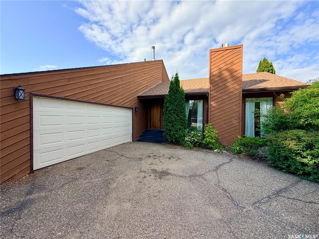 Property Photo: 2173 Douglas Avenue SK S9A 3N9