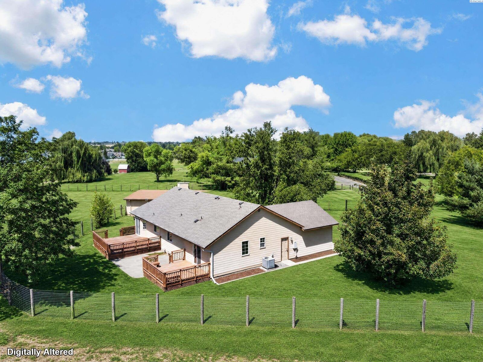 Property Photo:  19902 S 1745 Prsw  WA 99350 