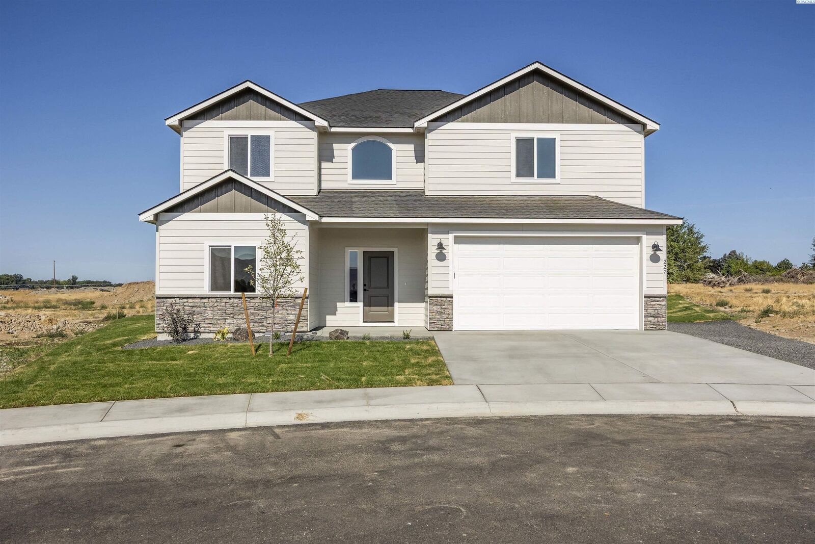 Property Photo: 227 Beesly Ct WA 99350