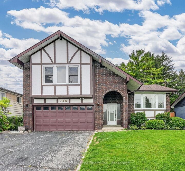 Property Photo:  746 Northwood Drive  ON K9A 4W2 