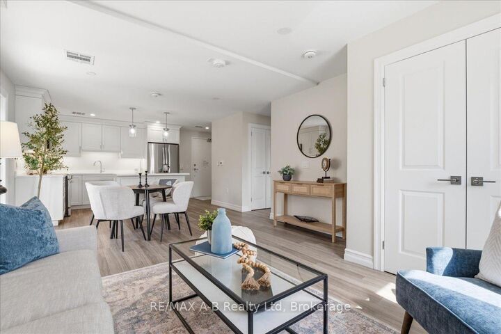 Property Photo:  100 Gordon Street 204  ON N5A 7T8 