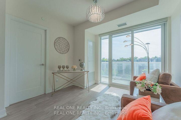 Photo de la propriété: 80 Vanauley Street 303 ON M5T 0C9