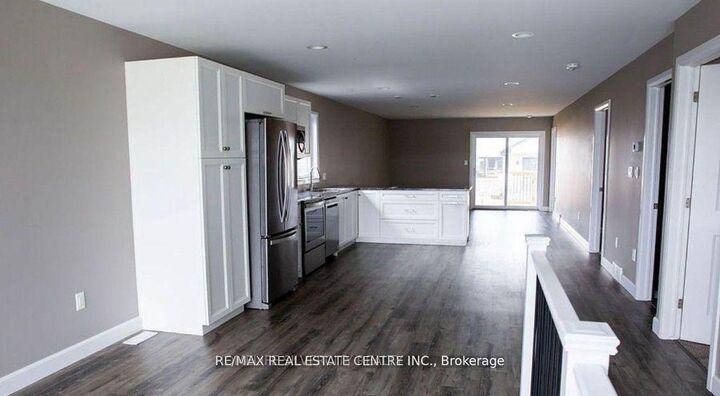 Property Photo:  133 Howard Road  ON N7M 0A4 