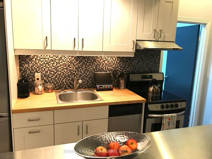 Property Photo: 47 Northcote Avenue 1 ON M6J 3K1