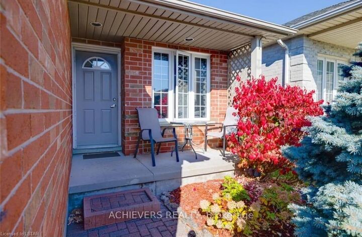 Property Photo:  1402 Baycliffe Place  ON N5Y 5N5 