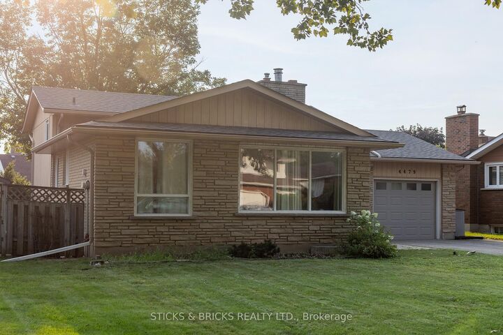 Property Photo: 4479 Mitchell Avenue ON L2E 6R6