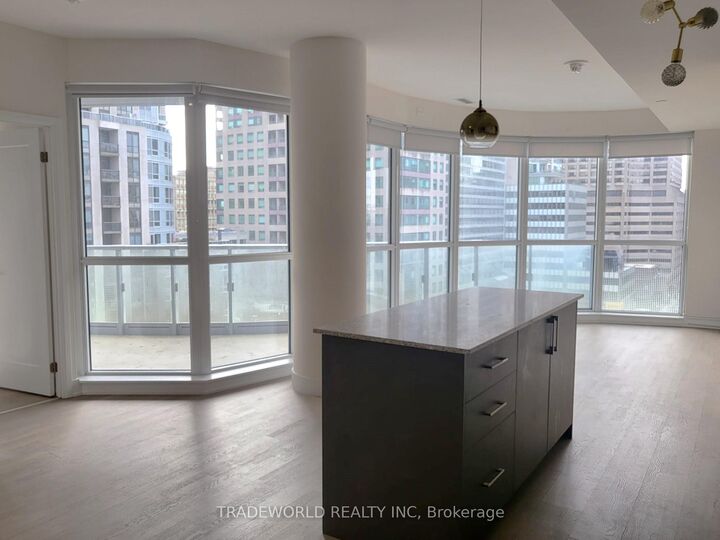 Property Photo: 88 Cumberland Street 902 ON M5R 0C8