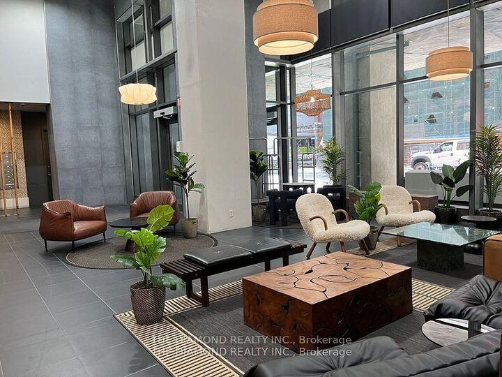 Property Photo: 21 Widmer Street 4208 ON M5V 2E8