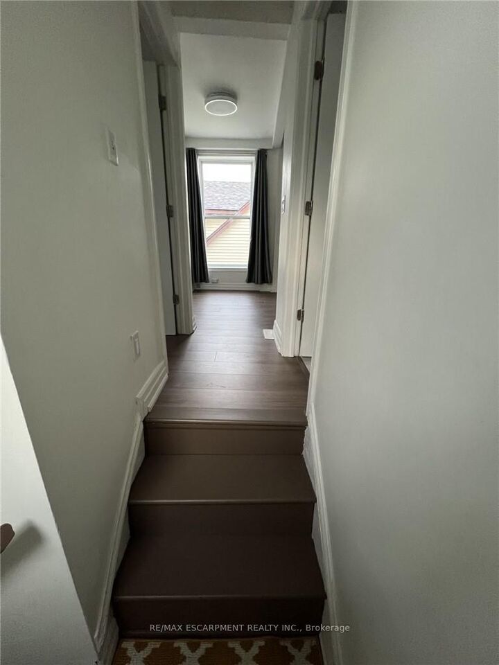 Property Photo:  1164 Cannon Street E Upper  ON L8L 2K1 