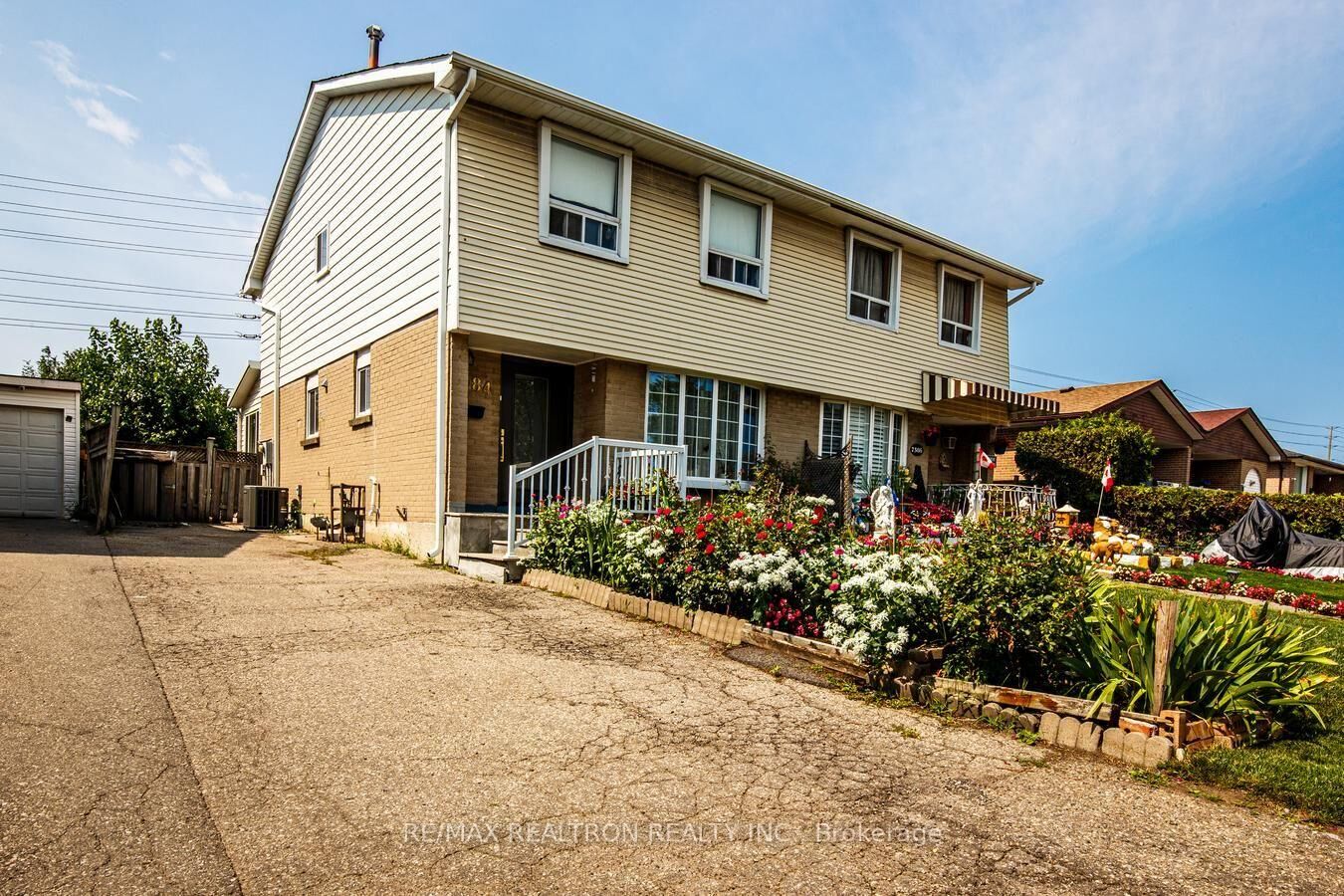 Property Photo: 7384 Sills Road ON L4T 2K1