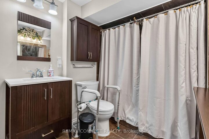 Property Photo: 72 Warwick Avenue ON L1Z 1L6