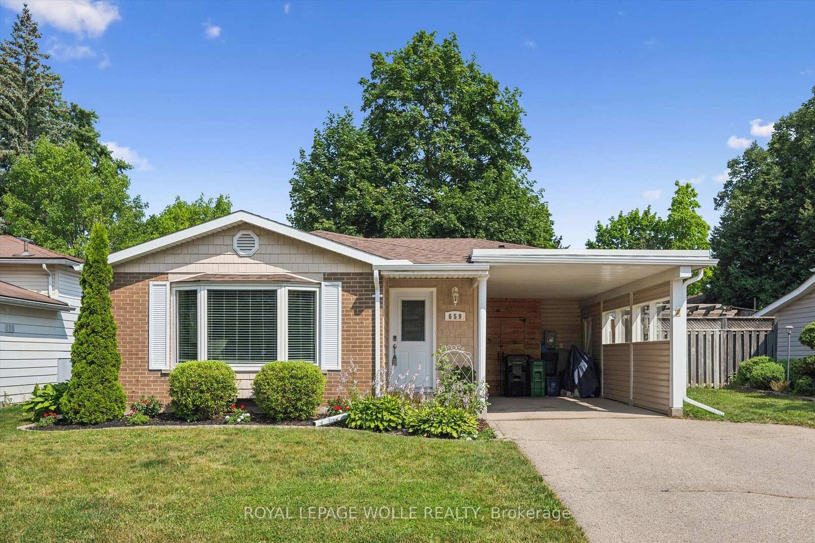 Property Photo: 659 Glen Forrest Boulevard ON N2L 4K4
