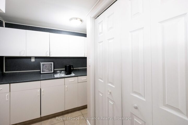 Property Photo:  115 Nicholas Street  ON K8V 6E8 