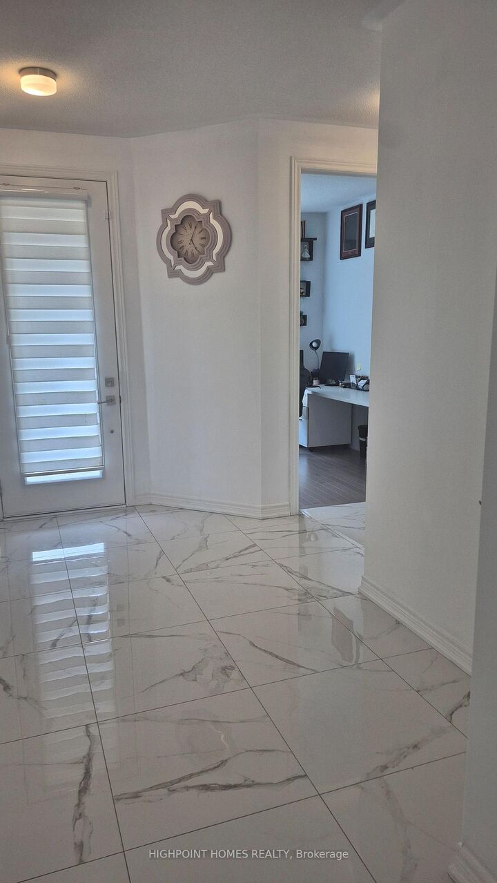 Property Photo:  26 Red Blossom Court  ON L4A 4V1 