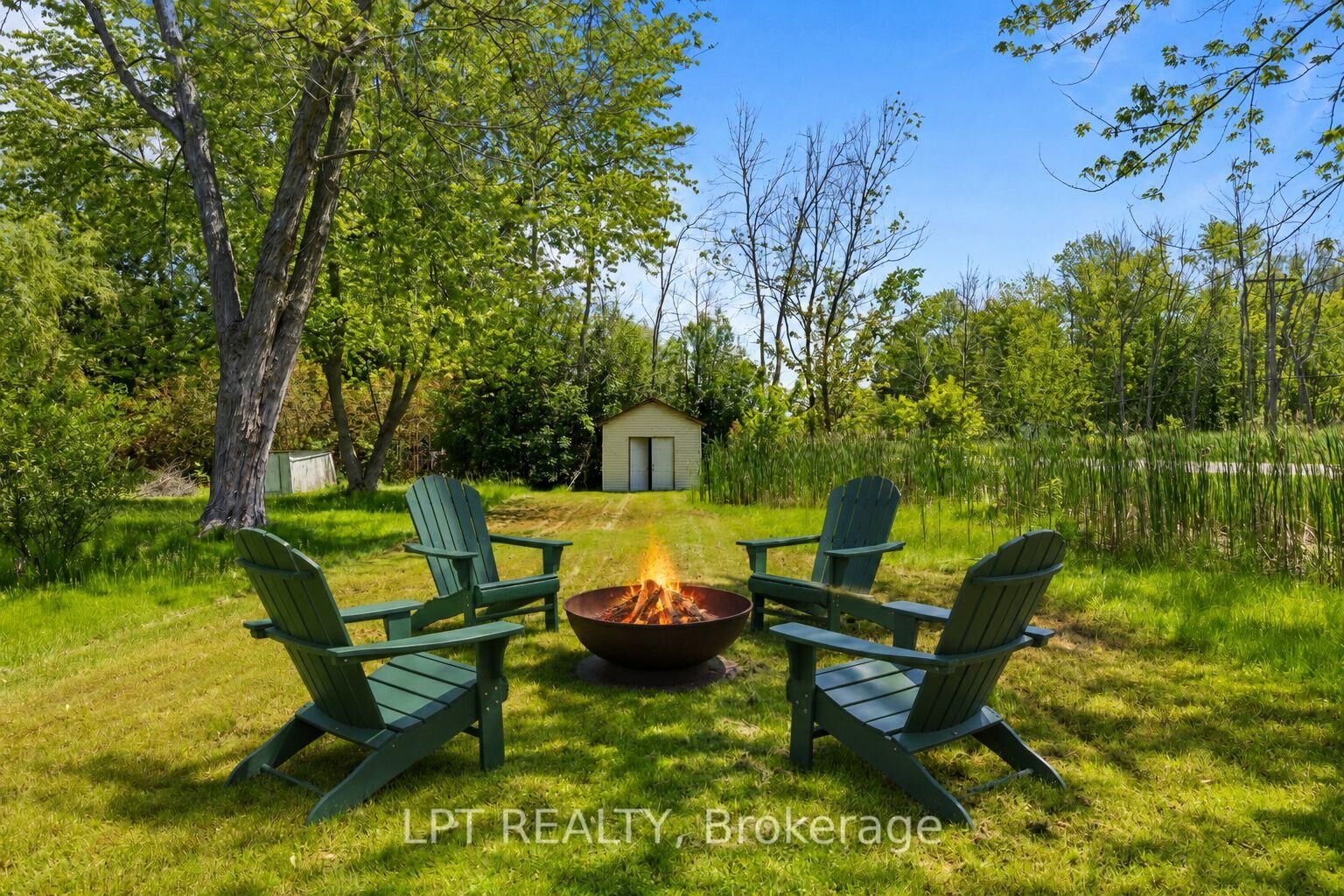 Photo de la propriété:  815 Paradise Drive  ON L0E 1S0 