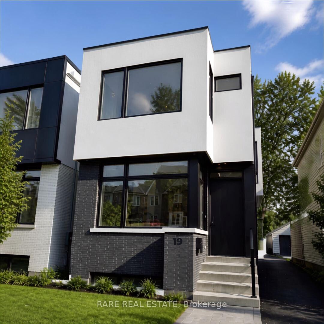 Property Photo:  19 Twenty-Ninth Street  ON M8W 3A9 