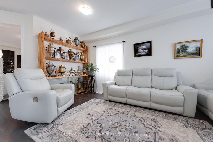 Property Photo: 174 Maplewood Drive ON L0M 1B4