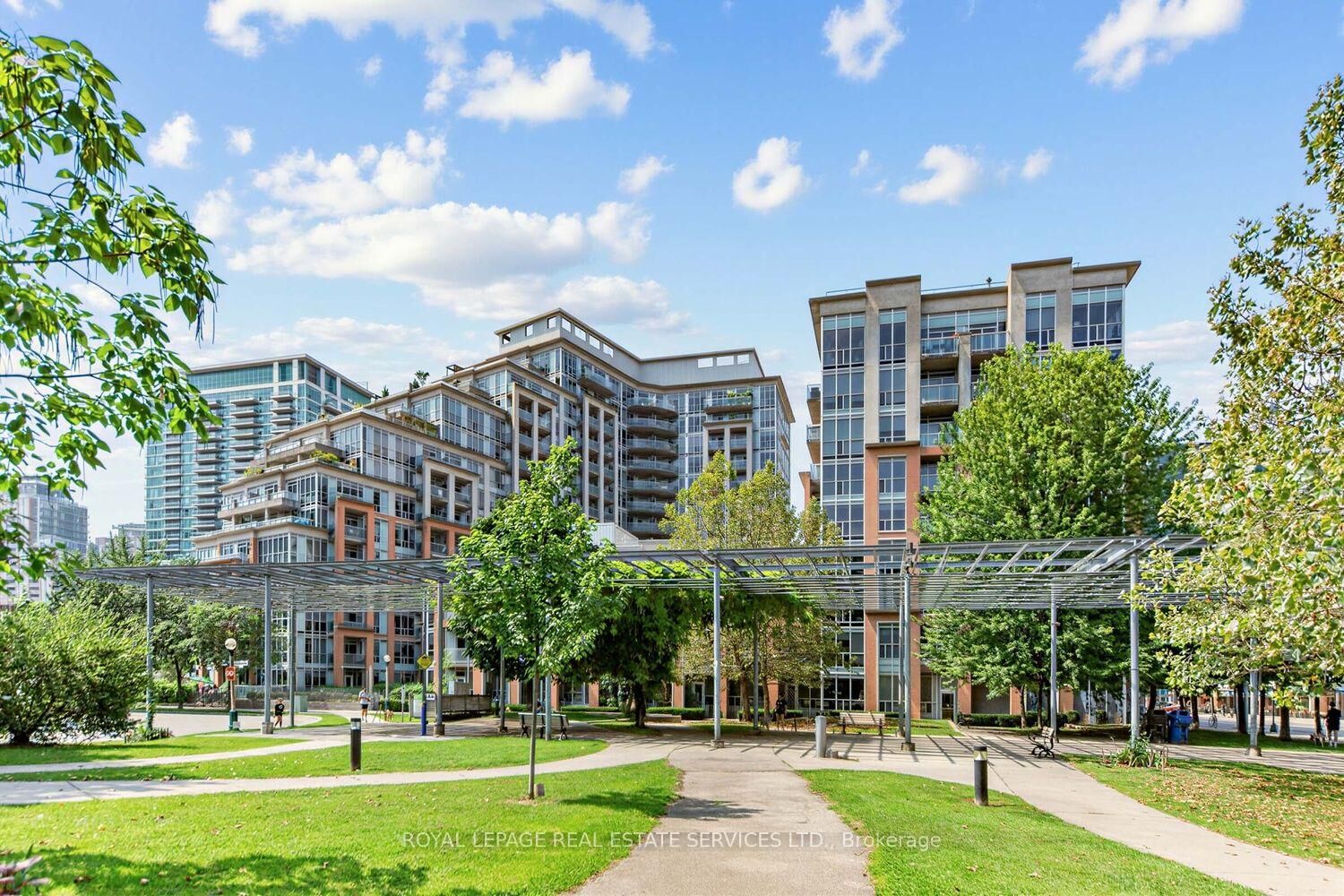 Property Photo: 1005 King Street W 337 ON M6K 3M8