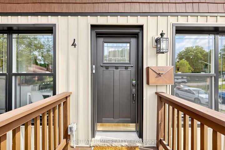 Property Photo: 4 Waterbend Drive ON L4P 2S2