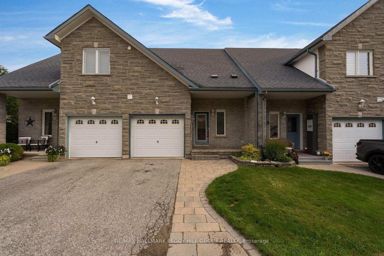 Property Photo: 125 Huronia Road 11 ON L4N 4G1