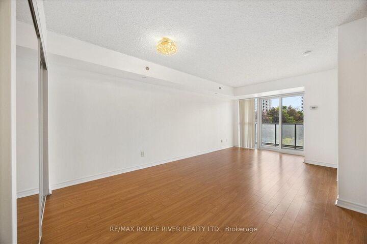 Property Photo:  35 Saranac Boulevard 330  ON M6A 2G4 