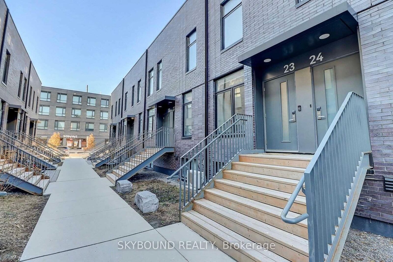 Photo de la propriété:  1720 Simcoe Street N 23 - Room 1  ON L1G 0C3 