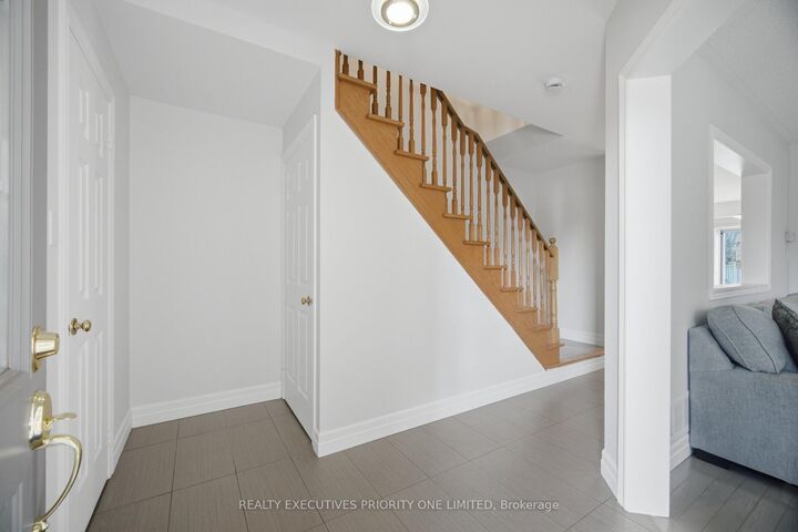 Property Photo:  24 Archbury Circle  ON L7E 2H7 
