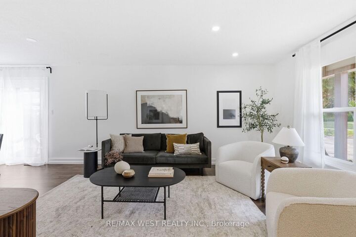 Property Photo:  6650 Falconer Drive 112  ON L5N 1B5 