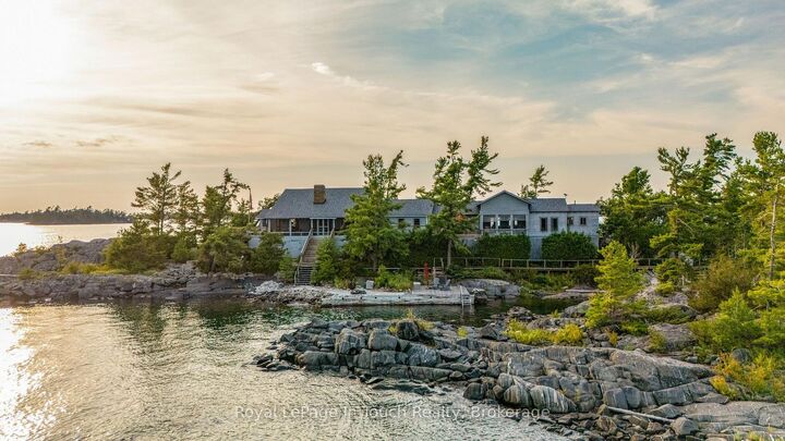 1 B427 Turning Island — photo 1