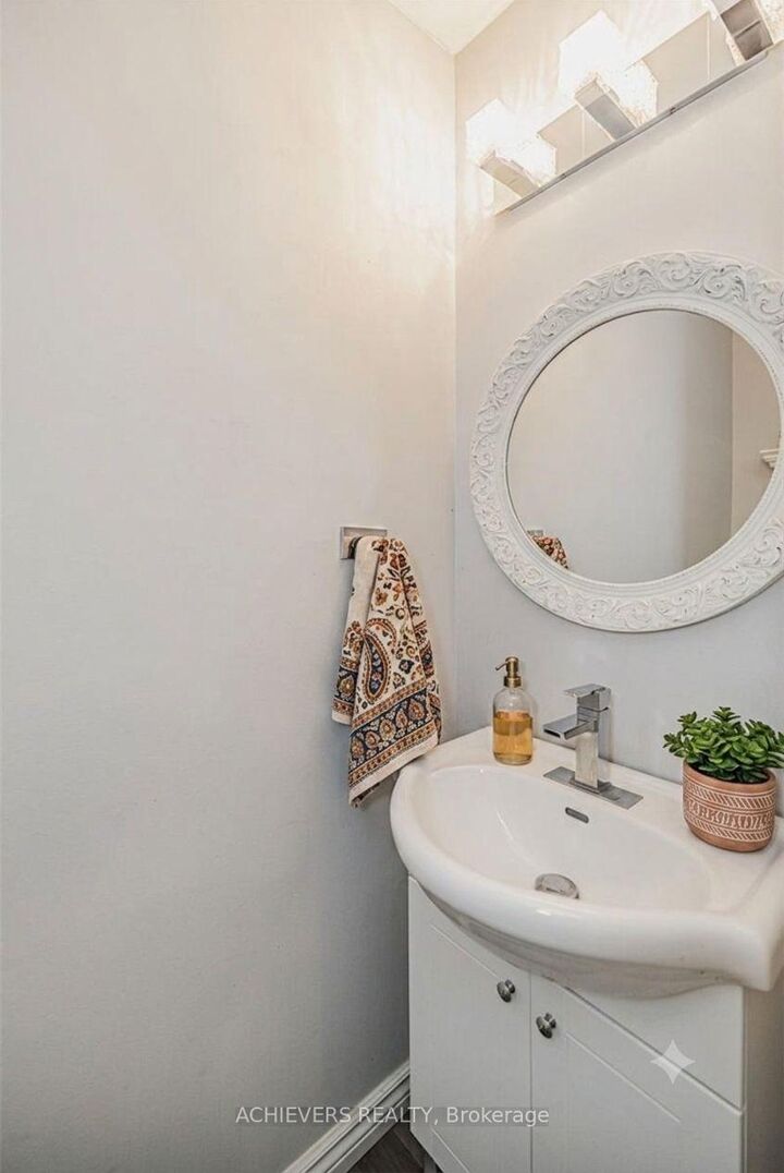 Property Photo:  510 Essa Road 44  ON L4N 7L5 