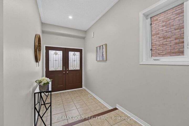 Property Photo:  106 Meadowlark Drive  ON L7G 6N6 