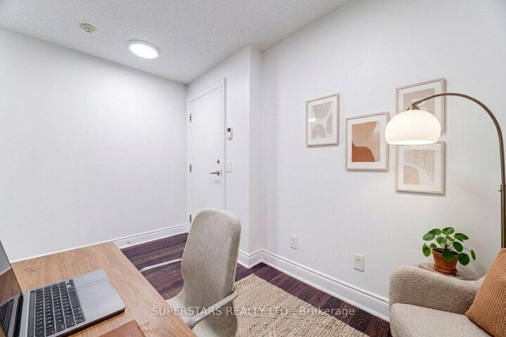 Property Photo: 25 Greenview Avenue 524 ON M2M 0A5