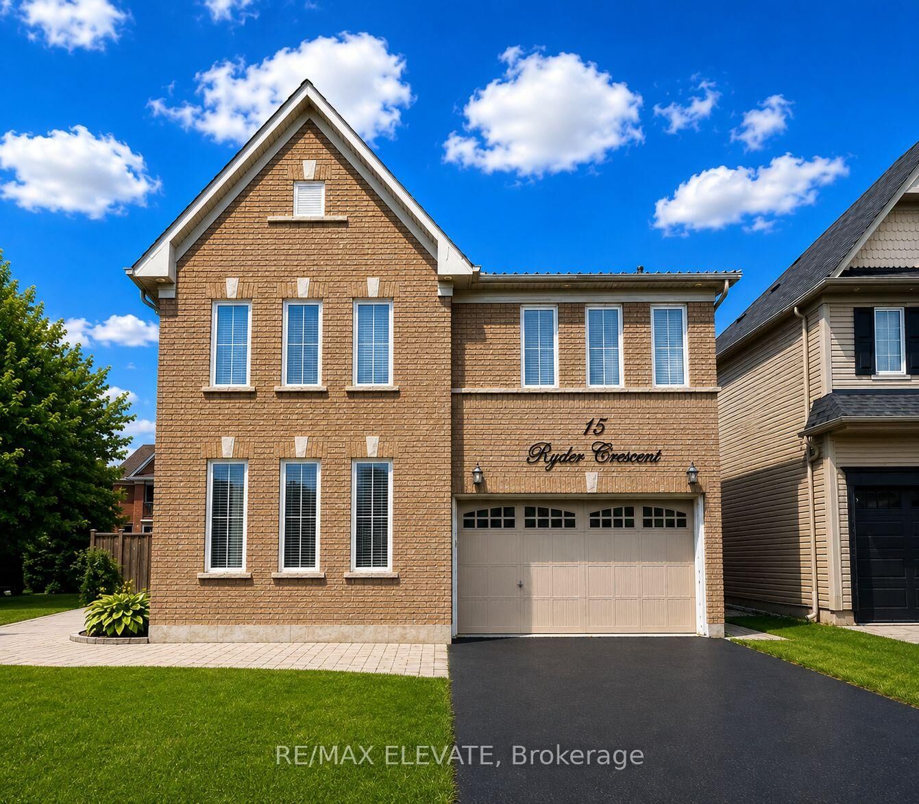 Property Photo:  15 Ryder Crescent  ON L1Z 1Y1 
