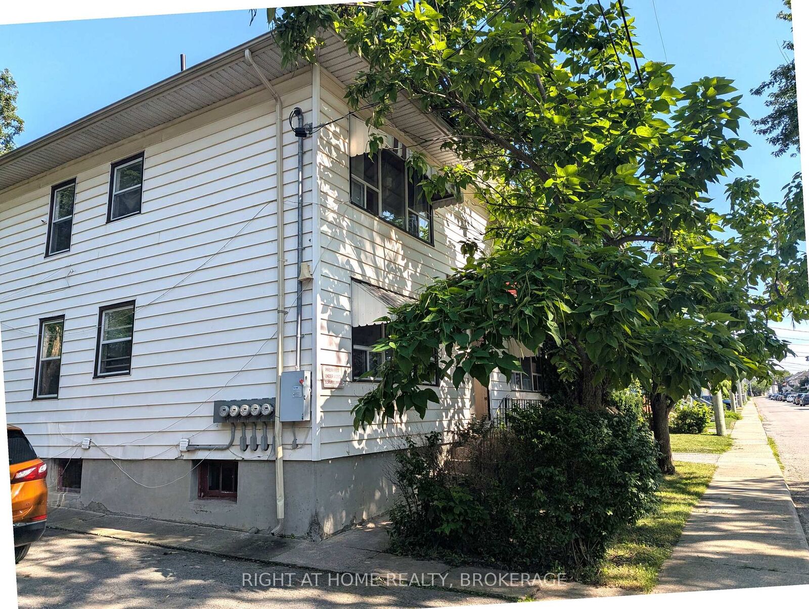 Property Photo:  60 Richmond Avenue 2  ON L2R 3W7 