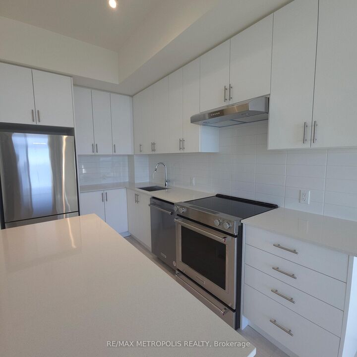 Property Photo:  8960 Jane Street 508  ON L4K 0N9 