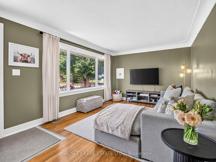 Property Photo: 42 Lindel Crescent ON L3C 3S3