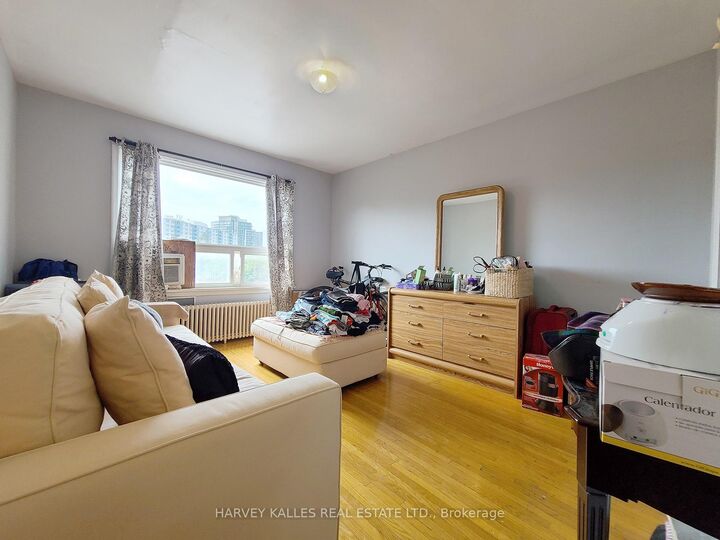 Property Photo:  2434 Keele Street 9  ON M6L 2N2 
