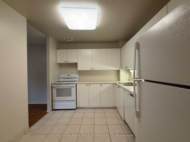 Property Photo:  128 St Augustine Drive 119  ON L2P 3X6 