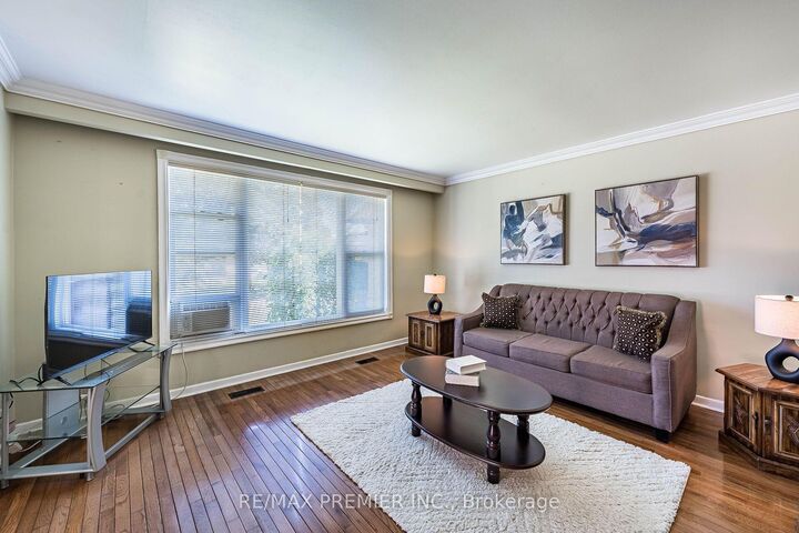 Property Photo: 5 Valois Court ON M9V 2Z4