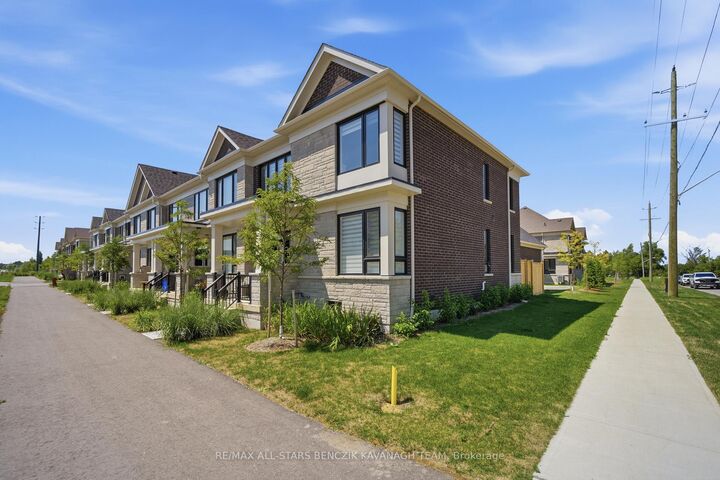 Photo de la propriété:  170 Alcorn Drive  ON K9V 0T2 