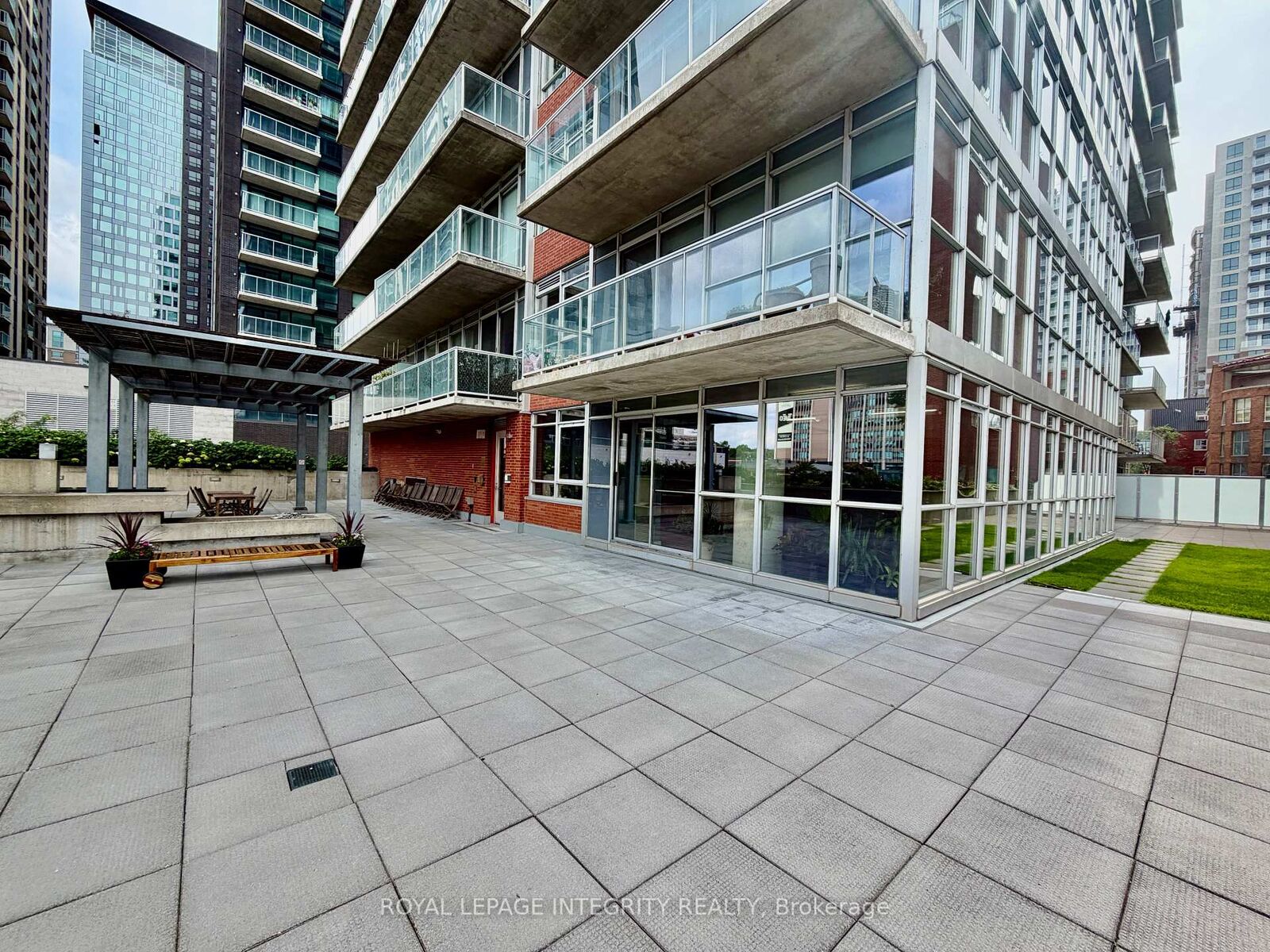 Property Photo:  179 George Street 302  ON K1N 1J8 