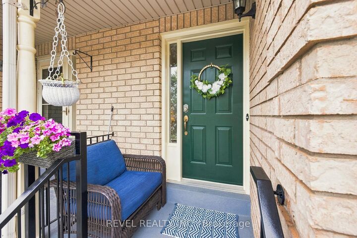 2 Sir Lou Drive 89 — photo 1