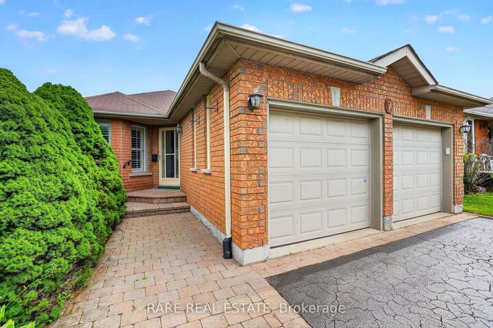 Property Photo: 7 Longman Drive ON L4N 7E5