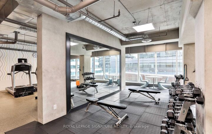 Property Photo:  21 Widmer Street 1901  ON M5V 2E8 