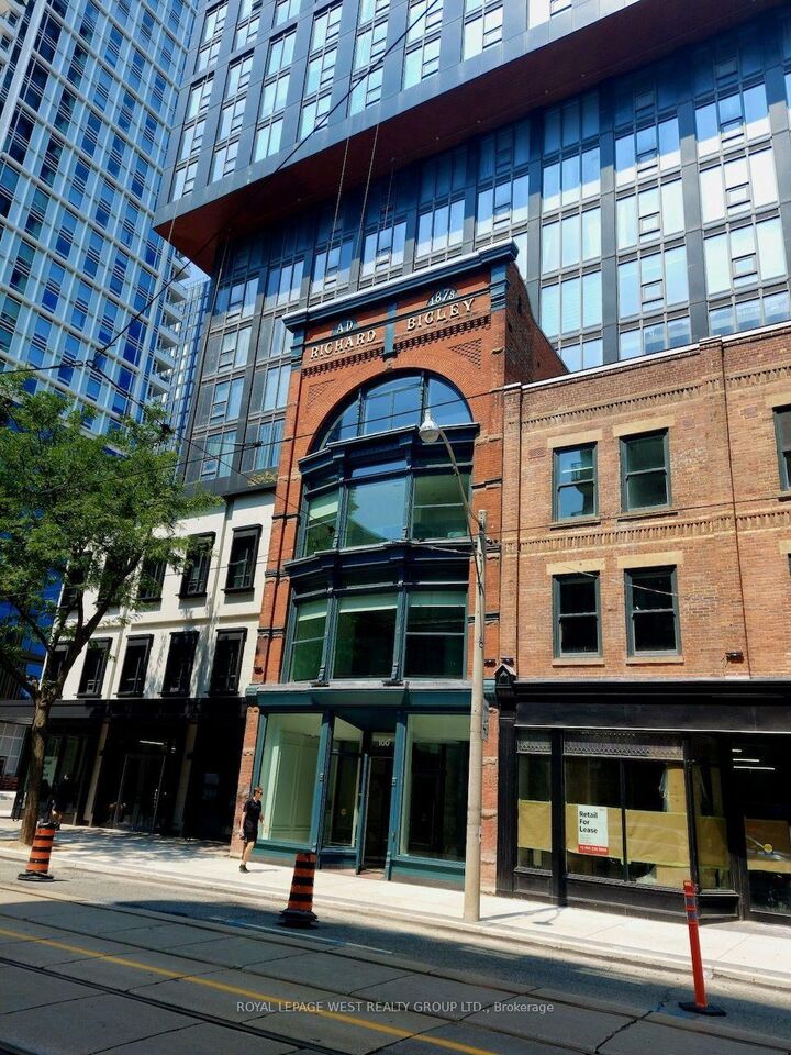 Property Photo:  100 Queen Street E 3709  ON M5H 2N2 