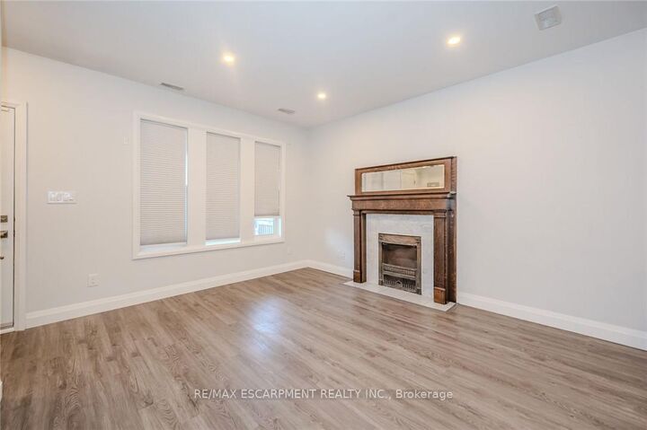 Property Photo:  74 Cathcart Street  ON L8R 1M5 