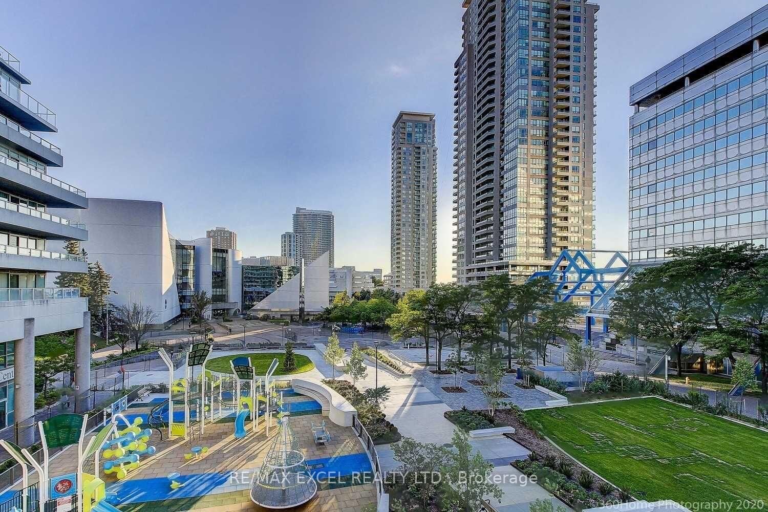 Property Photo:  70 Town Centre Court 418  ON M1P 0B2 