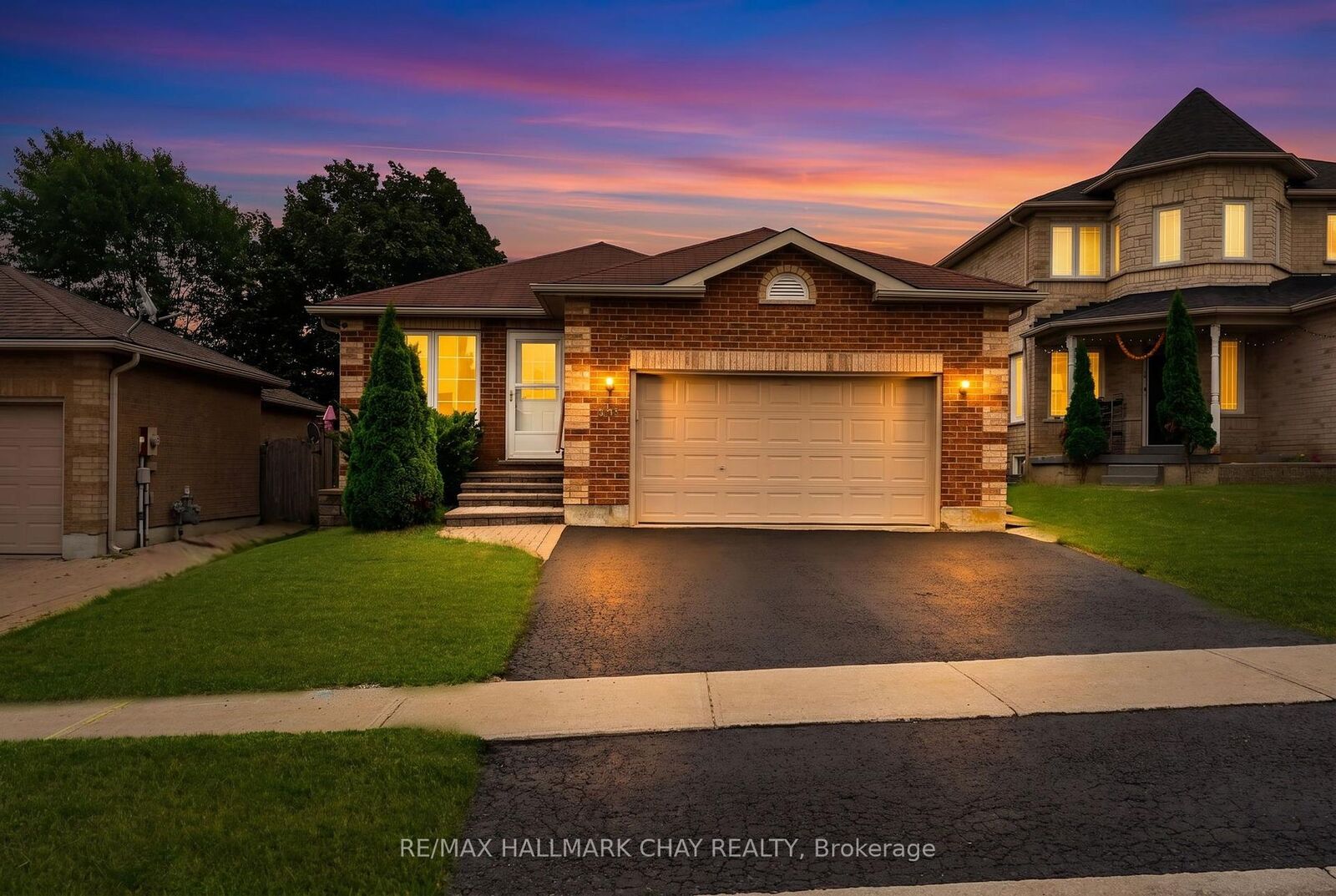 Property Photo:  39 Hanmer Street E  ON L4M 6V3 