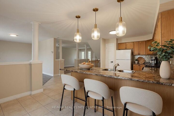 Property Photo:  43 Decaro Crescent  ON N3C 4N1 